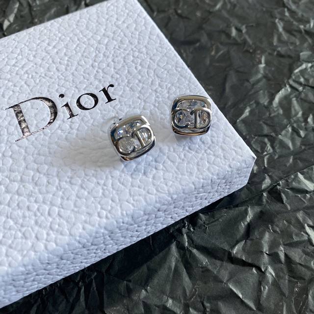Hot Selling Dior Swarovski Crystal Letter Earrings - Same Material as Dior - Bes
