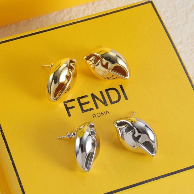 Fendi earrings Ddd