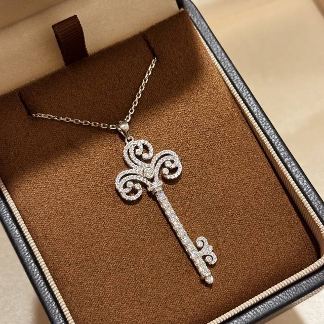 T-brand large heart-shaped crown key necklace, high-end micro-pave sterling silv