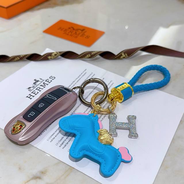 New Hermes keychain, thickened platinum version. High-end craftsmanship, the sam