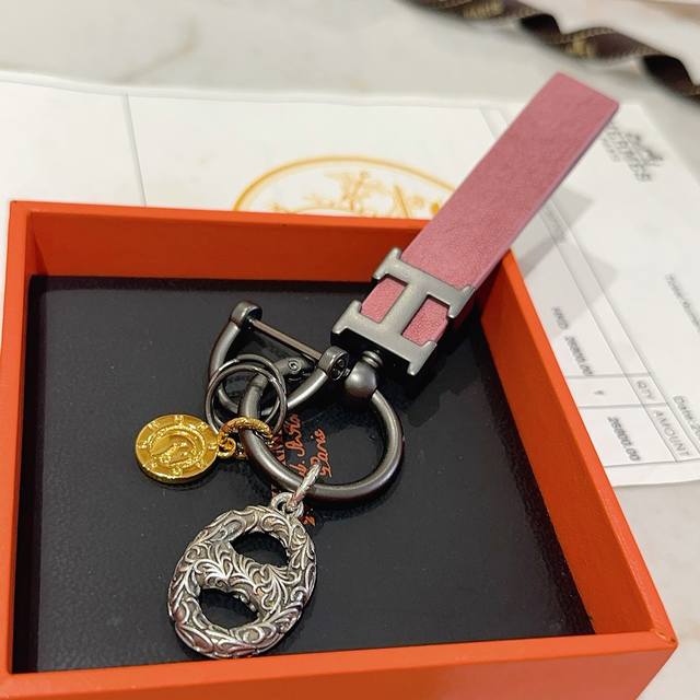 New Hermes keychain, thickened platinum version. High-end craftsmanship, the sam