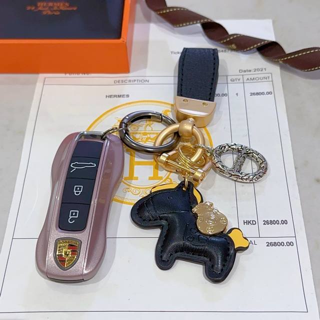 New Hermes keychain, thickened platinum version. High-end craftsmanship, the sam
