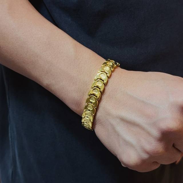 New boutique quality Chrome Hearts classic retro Cuban bracelet. The original de