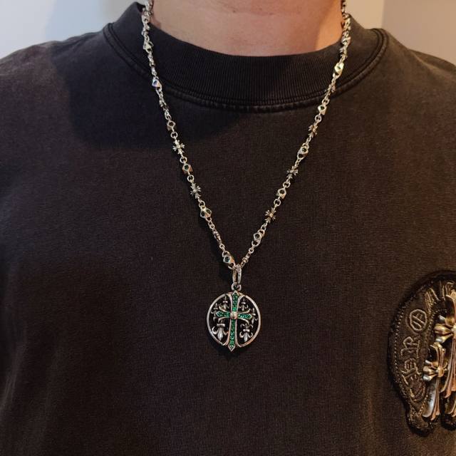 New boutique quality Chrome Hearts green diamond cross necklace, round pendant w