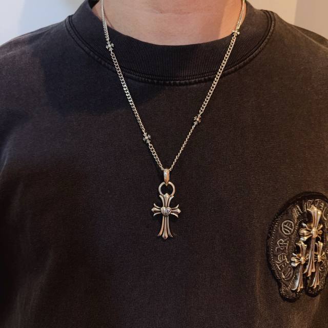 New boutique quality Chrome Hearts classic cross necklace with heart-shaped cros