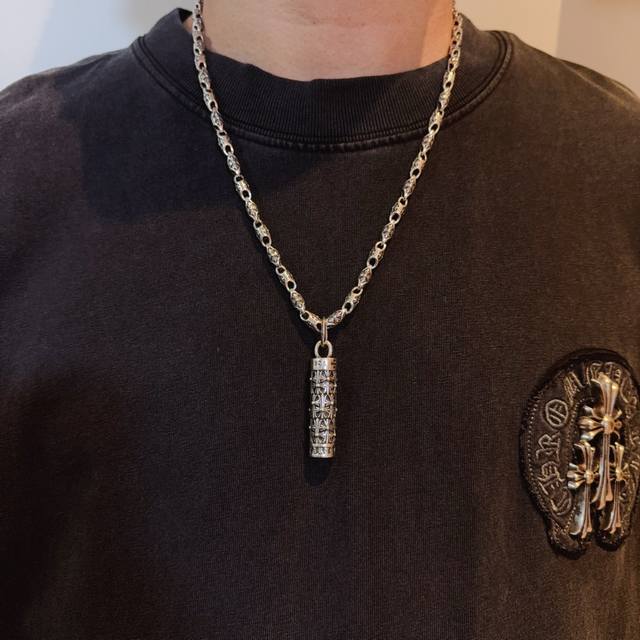 New boutique quality Chrome Hearts classic cross necklace with T-shaped frame an