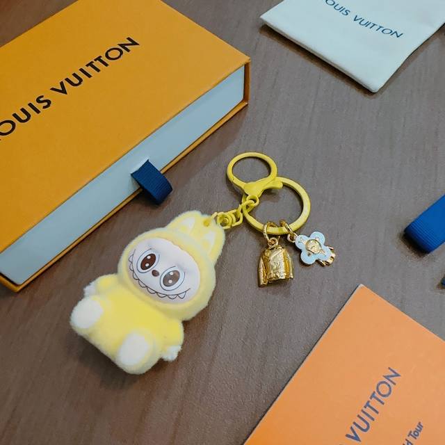 New Arrival: LV Collaboration Keychain, LV Bag Buckle, Latest Bag Charm, Higher