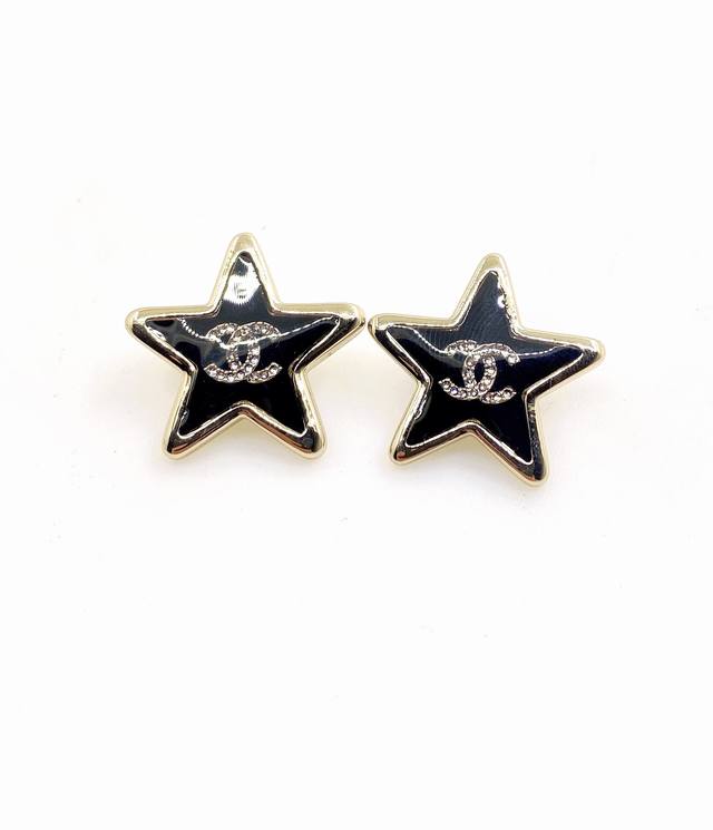 Ch*Nel Latest Black Resin Five-Pointed Star Earrings, Same Style as Zp, Brass Ma