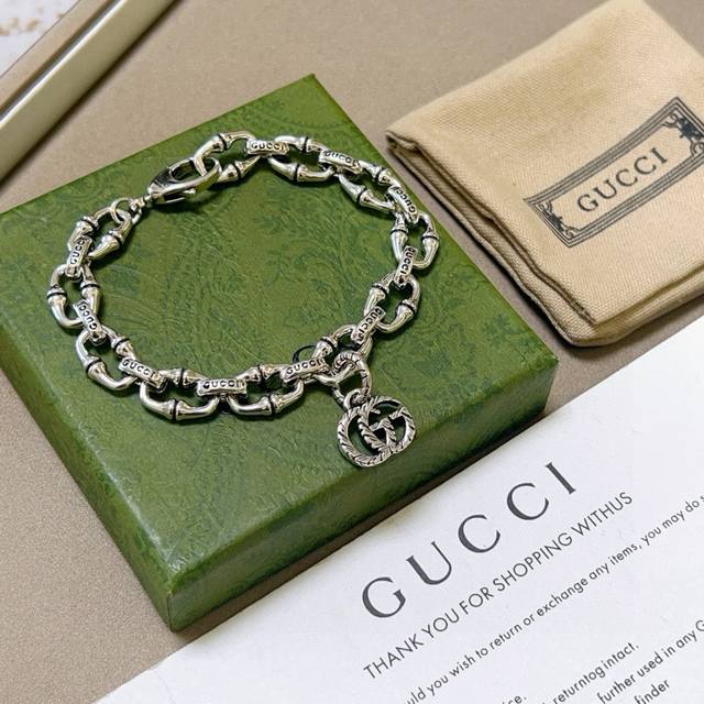 Gucci Recommended 2025 Newest Gucci Bracelet. A classic and exquisite design, th