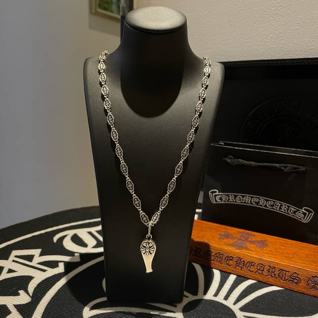 New boutique quality Chrome Hearts classic retro cross flower necklace with cros