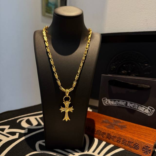 New boutique quality Chrome Hearts gold classic retro necklace with full diamond