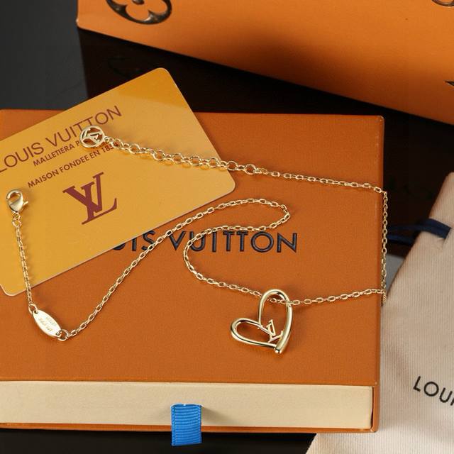 LV Heart Peach Necklace, Louis Vuitton Autumn/Winter New Arrival Necklace, Elect