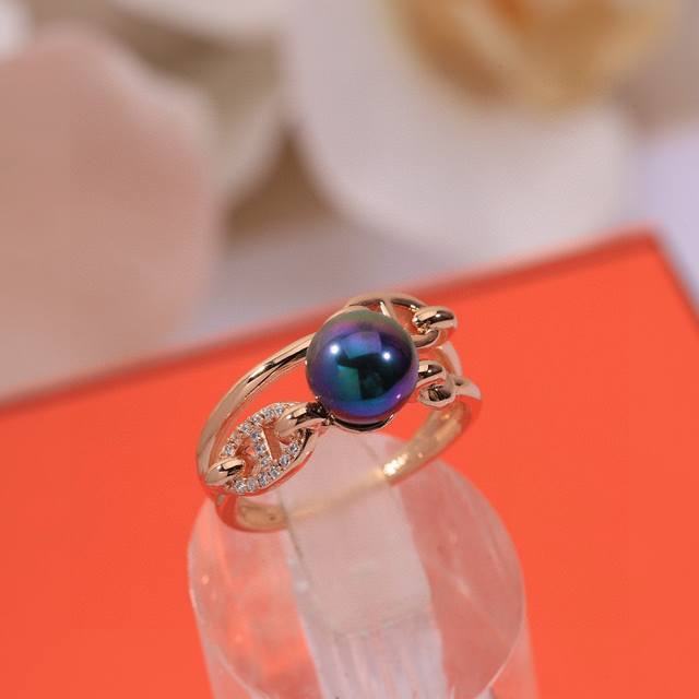 Natural Freshwater Pearl Hermes Classic High-End Elegant Pig Nose Ring. The most