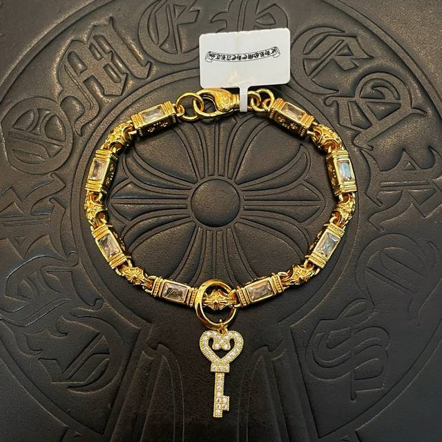 New boutique quality Chrome Hearts gold diamond-encrusted cross bracelet. The em