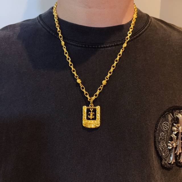 New boutique quality Chrome Hearts classic retro gold letter necklace with shiel