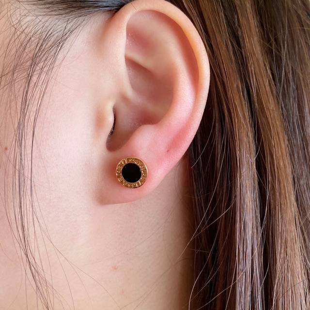 Cnc genuine, V gold plated with gold-plated nylon, the hottest Bulgari round dis