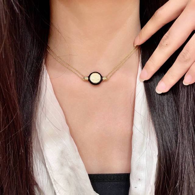 Chanel vintage necklace. Chanel's designs truly need no introduction; every piec