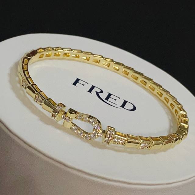 Hot-selling Fred full-diamond horseshoe buckle bracelet/rope, classic and versat