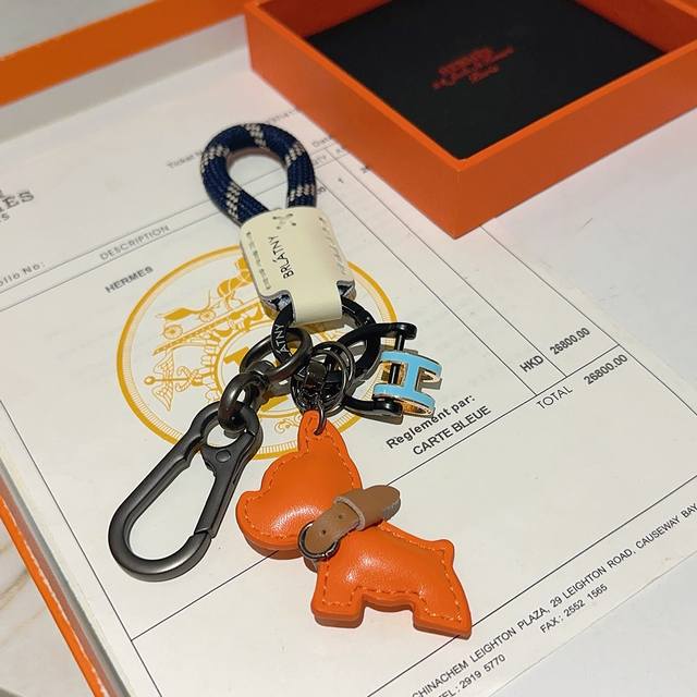 New Hermes keychain, thickened platinum version. High-end craftsmanship, the sam