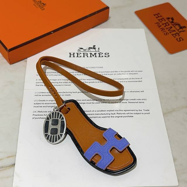 New Hermes keychain, thickened platinum version. High-end craftsmanship, the sam