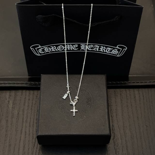 New boutique quality Chrome Hearts classic retro cross necklace. The embossed de