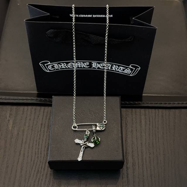 New boutique quality Chrome Hearts classic retro brooch cross necklace. The embo