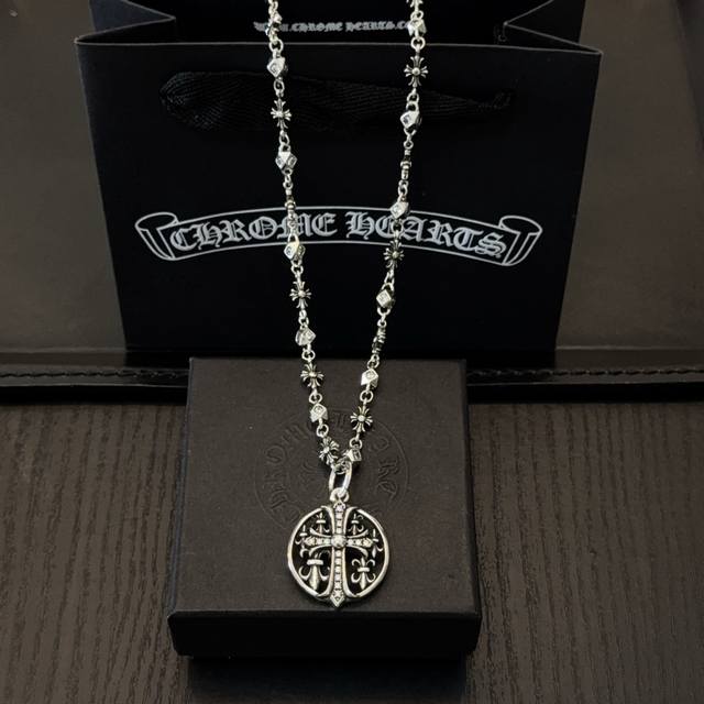 New boutique quality Chrome Hearts classic retro diamond necklace with full diam