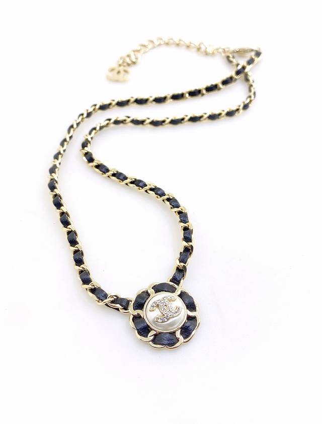 Ch*Nel Latest Round Pearl Black Leather Necklace, identical to Zp, made of brass