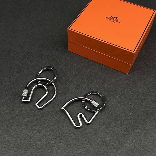 New Hermes Horse Head and Horseshoe Shaped Stainless Steel Keychain, Unisex, Cou