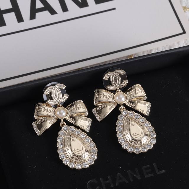 Chanel mini earrings Ddd