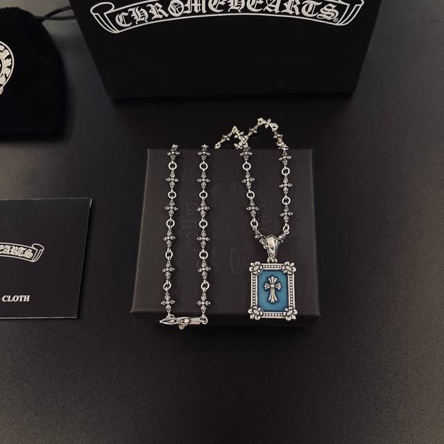 This is the coolest new Chrome Hearts necklace ever! It's a must-have! Factory d