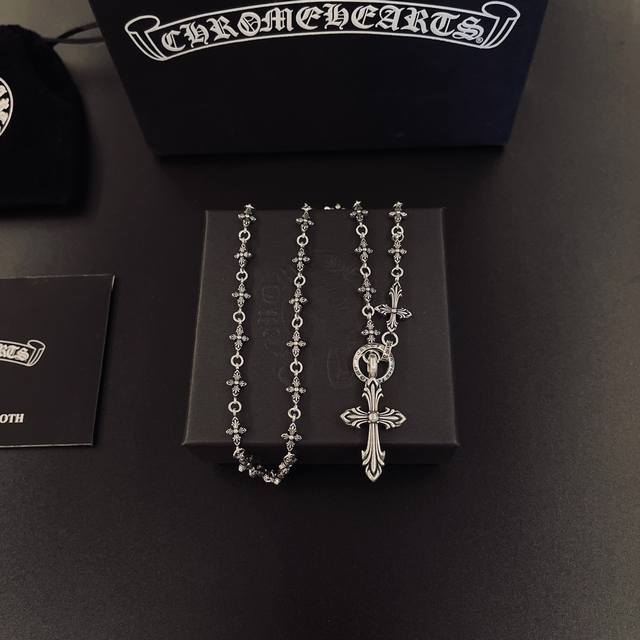 This is the coolest new Chrome Hearts necklace ever! It's a must-have! Factory d