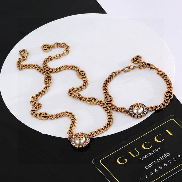 Gucci necklace and bracelet, exquisitely crafted and breathtakingly beautiful. B