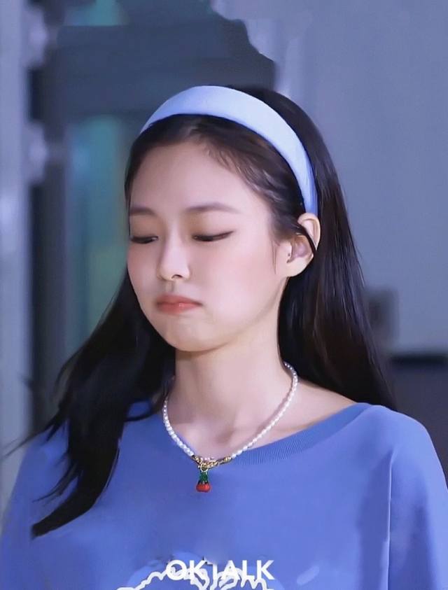 We offer Jennie's style! So beautiful! Ddd