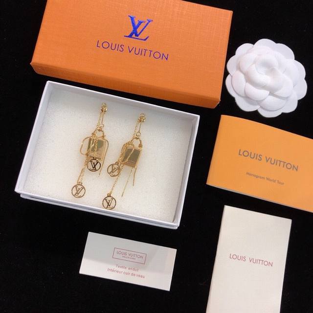Louis Vuitton tassel stud earrings, high-end custom-made, premium two-tone elect
