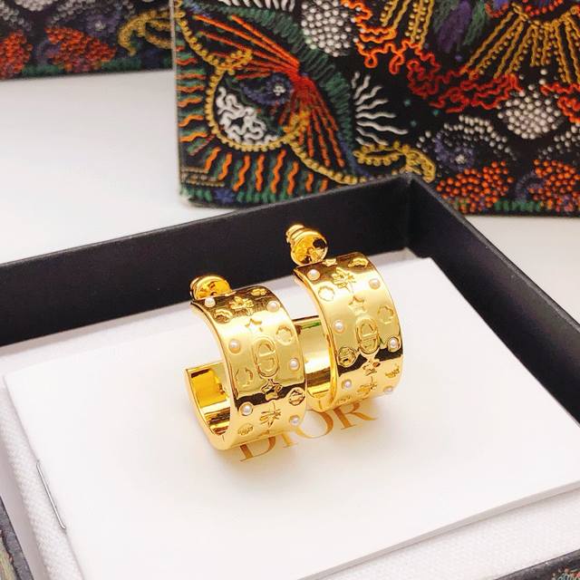 Item No. Ded0363 Dio* Latest style bee round moon ear hook, consistent with batc