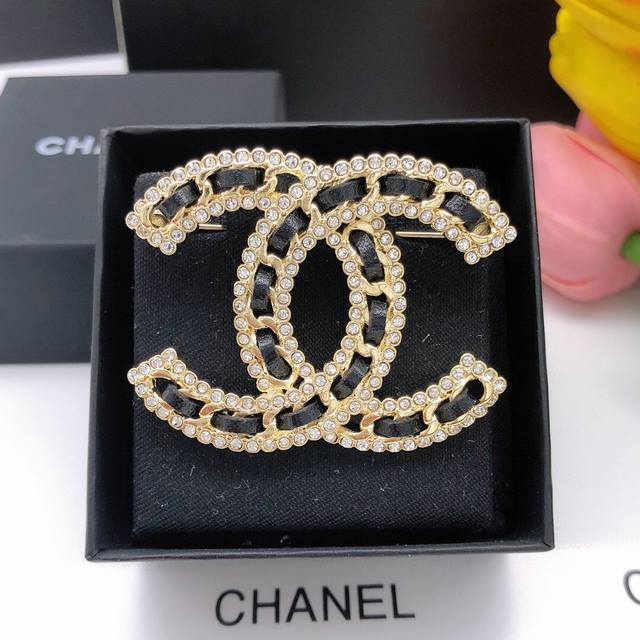 Item No. Xxz0188 This is a must-have brooch for this season! It's incredibly hig