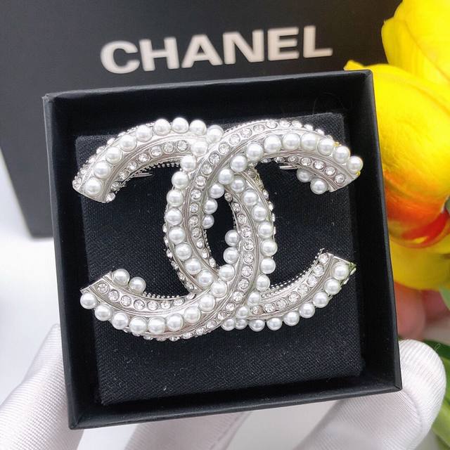 Item No. Xxz0183 New Chanel Beaded Brooch, Silver Ddd