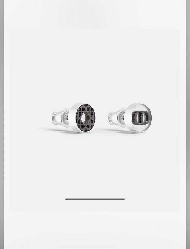 Dior earrings, brand new, identical to the original, made of brass, sweet and el