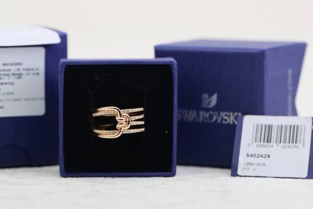 Swarovski Rose Gold Knot Ring (Ddd) This knot design symbolizes the unique conne