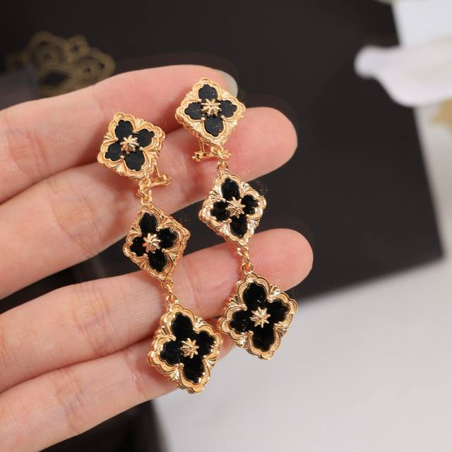 Buccellati, Italian high-end jewelry brand, vintage court style, diamond-studded