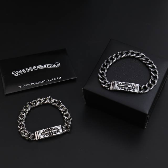 This is the coolest Chrome Hearts necklace ever! A must-have! Factory direct sal