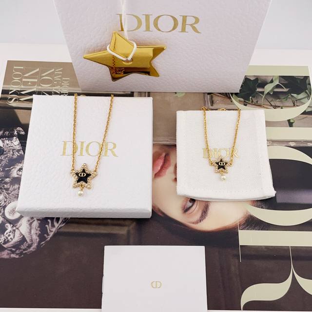 Necklace and bracelet, our product, star pendant bracelet and necklace, Z 4700,