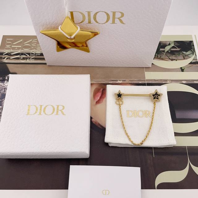 We offer D-size beaded star brooches, Z 4600, in stock, first come first served,