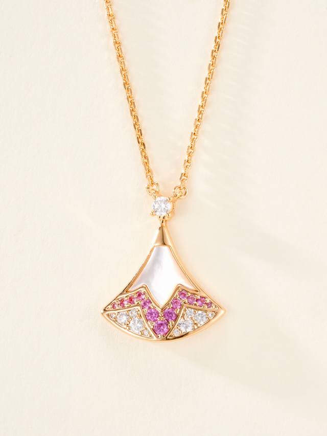 On Qixi Festival, a traditional festival brimming with romance and deep affectio