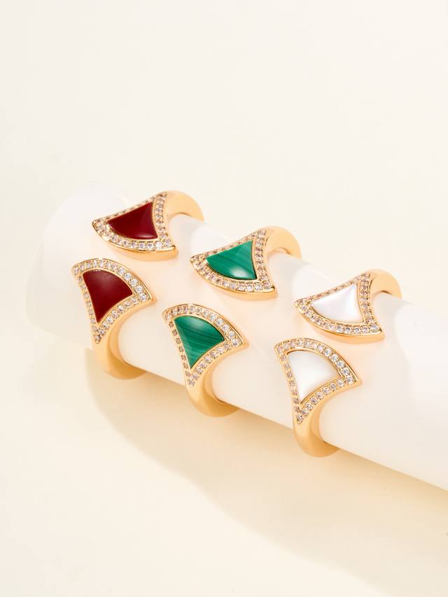 Green, Red & White Diva's Dream Fan-Shaped Natural Stone Diamond Ring, Size 5678