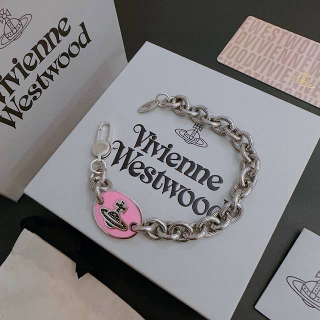 High-quality Queen Elizabeth II boutique version Thai silver style bracelet, cel