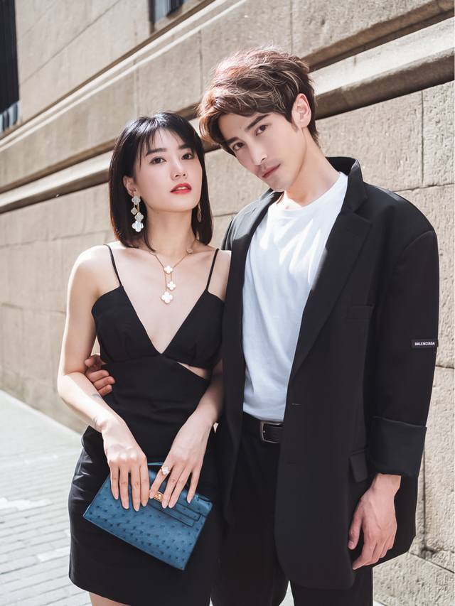 We produce irregular six-flower necklaces Zp94900+. Be sure to choose the only s