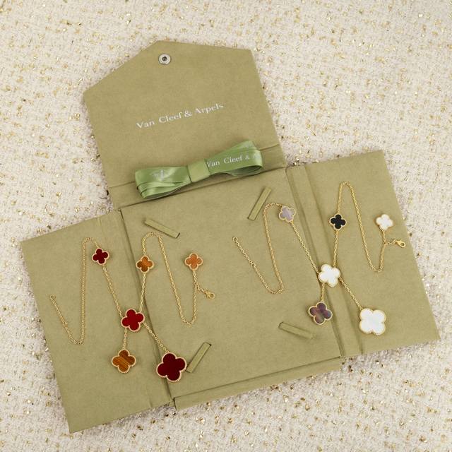 We produce irregular six-flower necklaces Zp94900+. Be sure to choose the only s