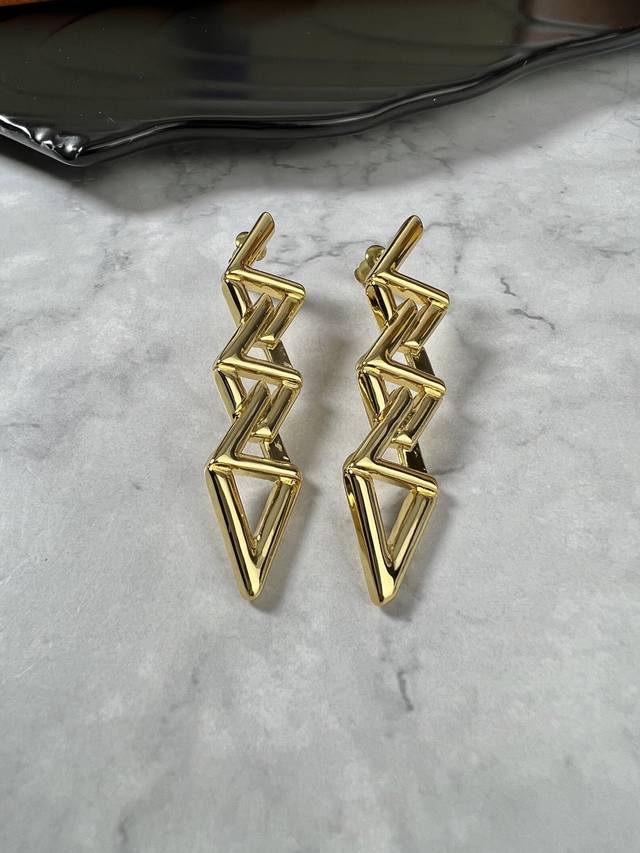 Lv Earrings Ddd